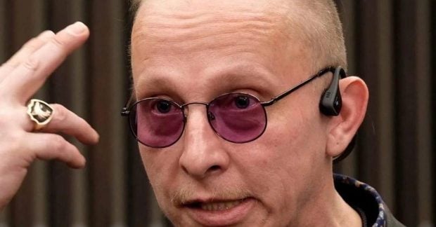 "Бабусі стояли з тризубами": відомий путініст видав маячню, що його ледь не вбили в Україні