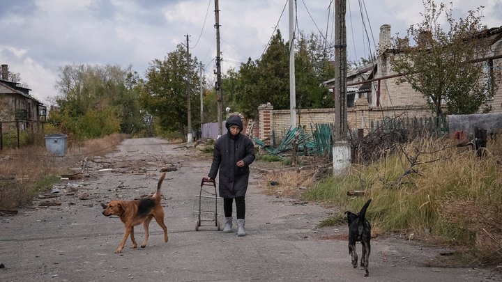 На підконтрольній території Донеччини залишаються понад 330 тисяч людей