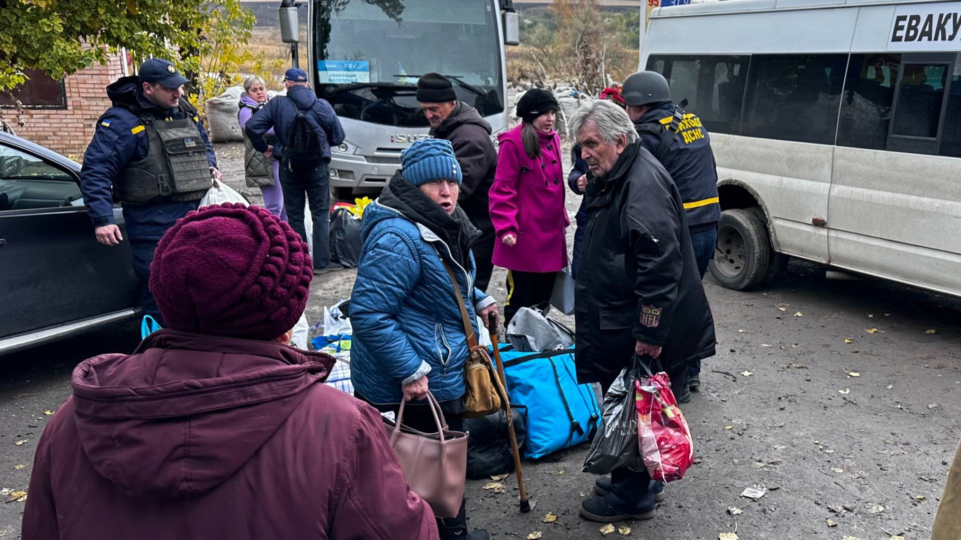 Благодійники закликають до евакуації жителів Покровська та Костянтинівки: надають повний цикл порятунку