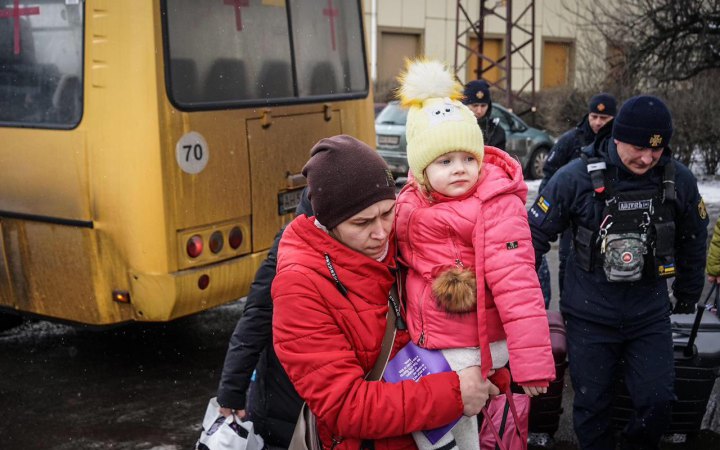 На Донеччині розширили зону примусової евакуації дітей