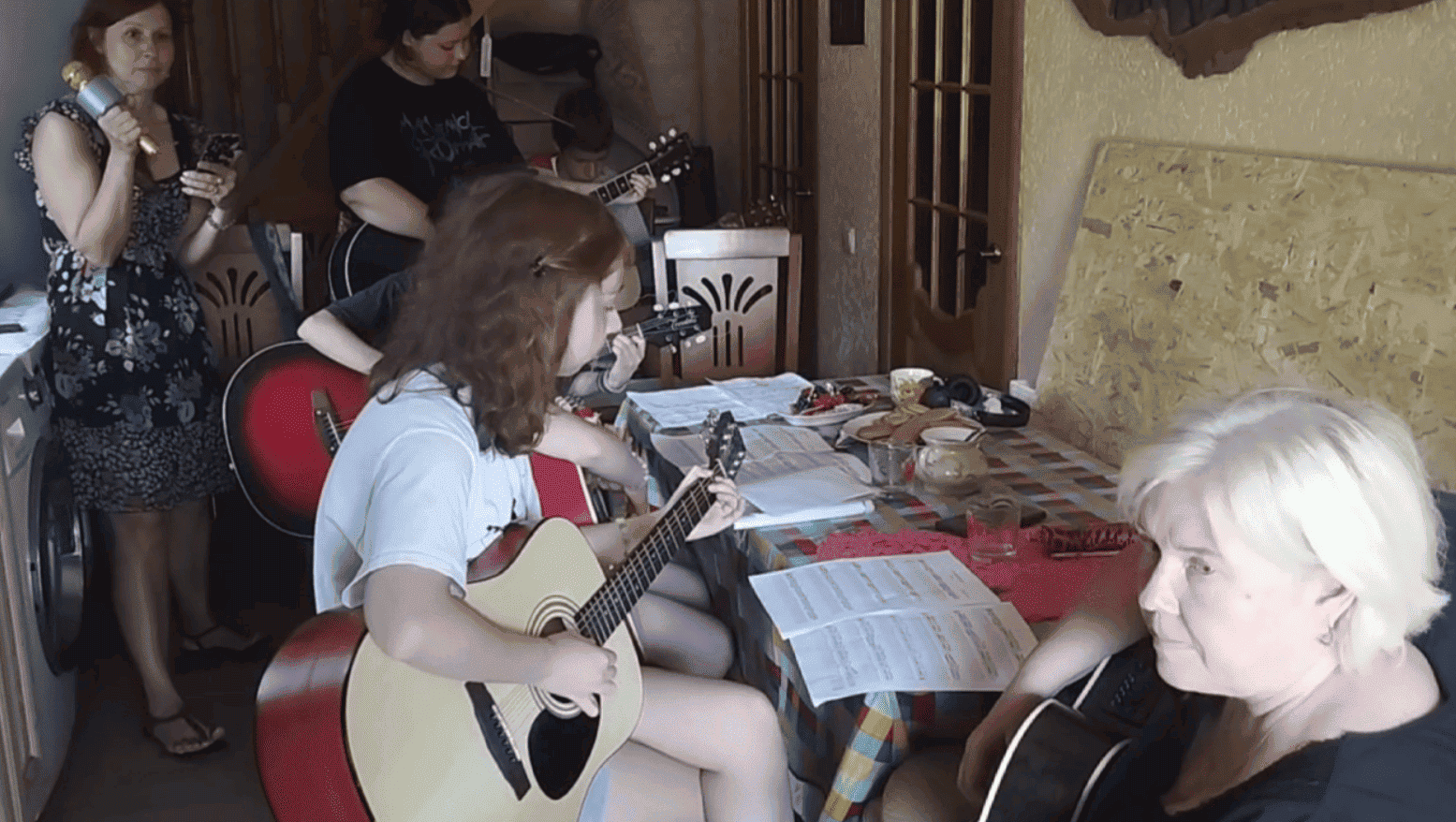 Директорка зруйнованої музичної школи зі Святогірська відновила навчання дітей після деокупації