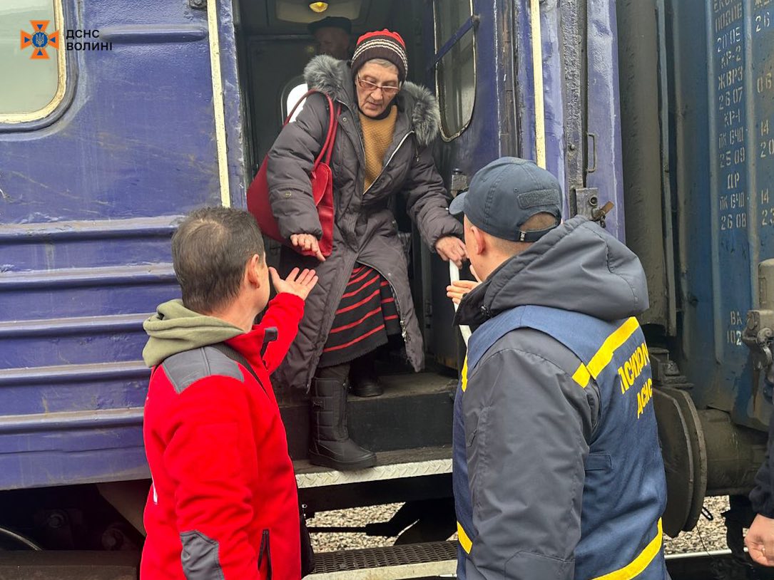 Евакуація на Донеччині: у прифронтових громадах залишаються понад 12 тисяч дітей