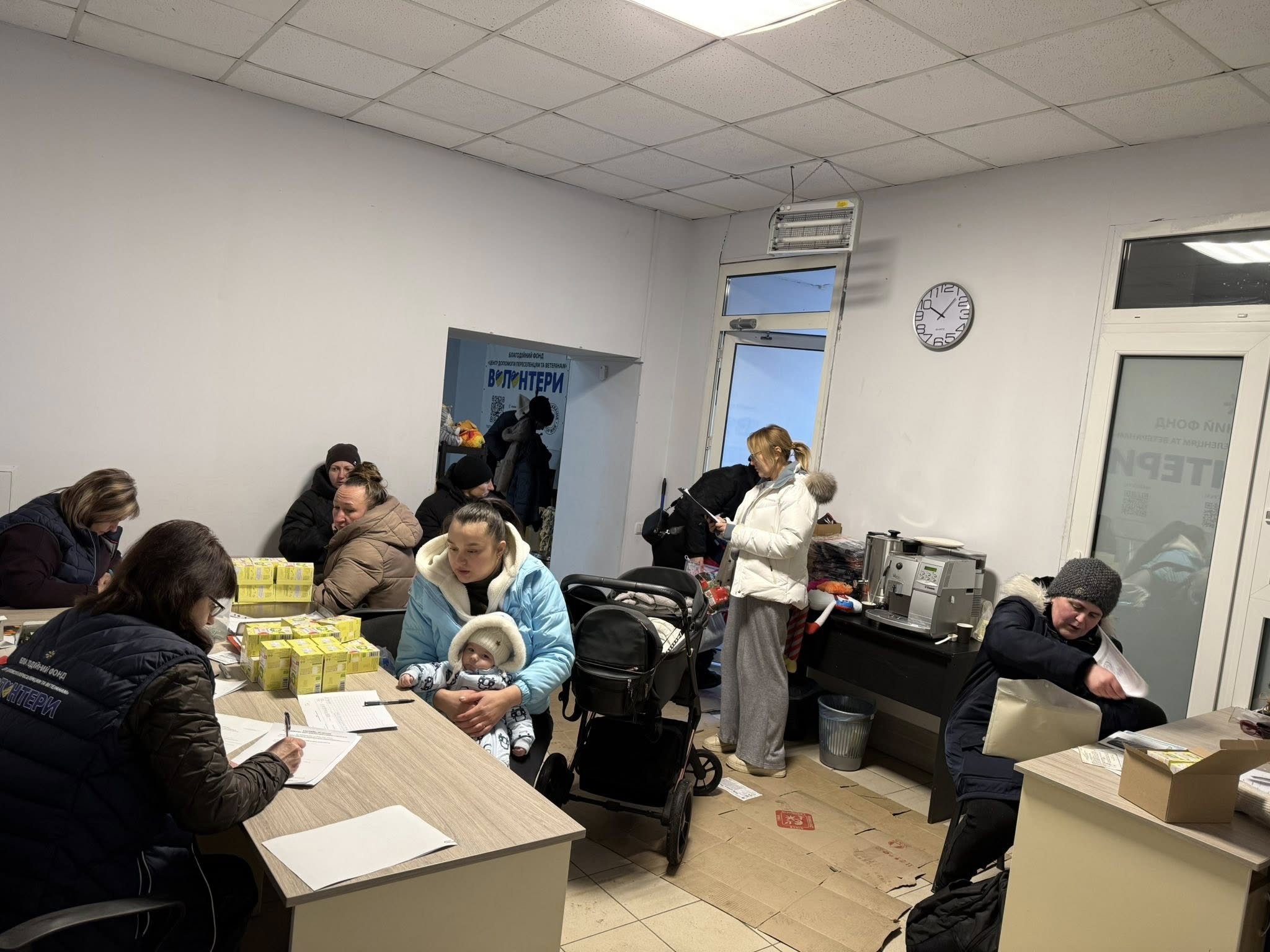 Як переселенцям отримати допомогу у Дніпрі: контакти