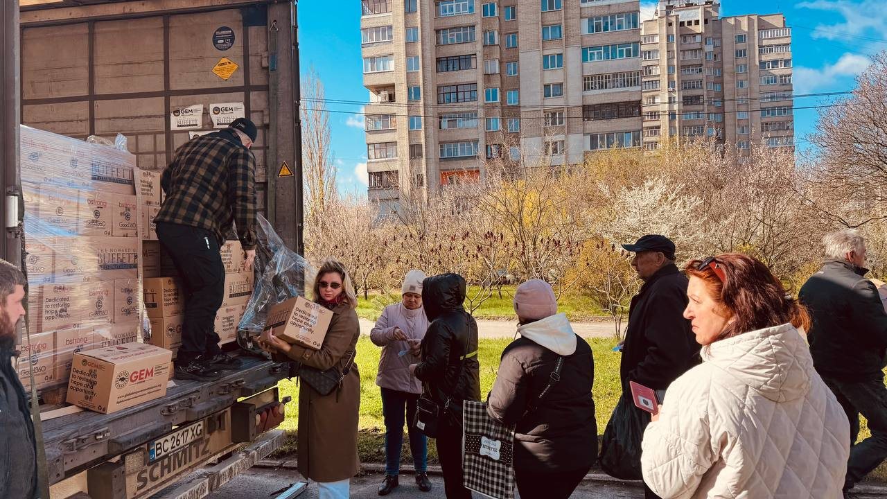 У Сумах ВПО та вразливим категоріям містян видадуть продуктові набори: куди звертатися