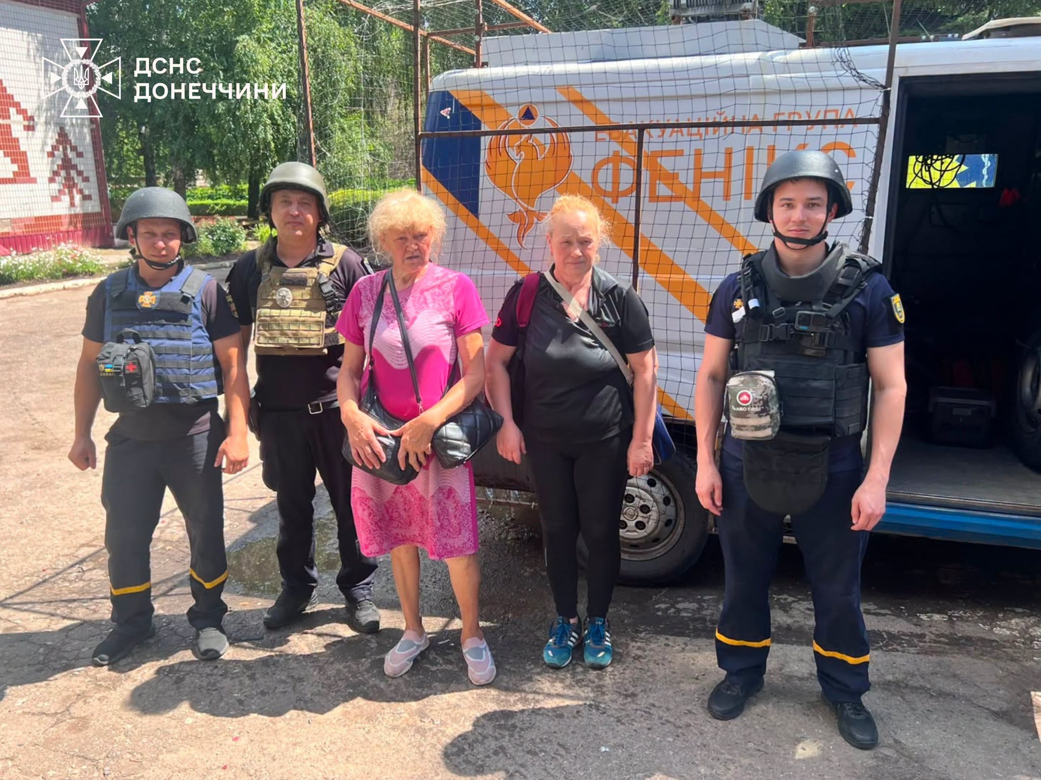 Рятувальники групи “Фенікс” евакуювали понад 70 людей із прифронтової Дружківки