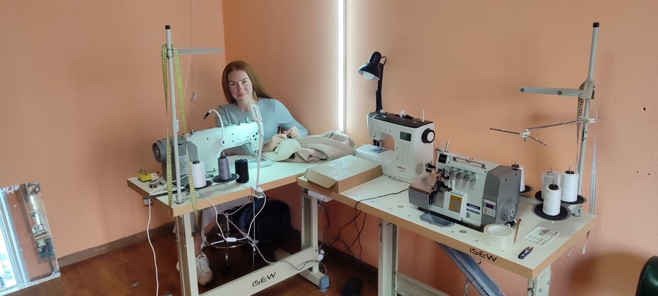 Історії ВПО Переселенка зі Слов’янська релокувала до столиці швейну майстерню, відкриту за грантові кошти