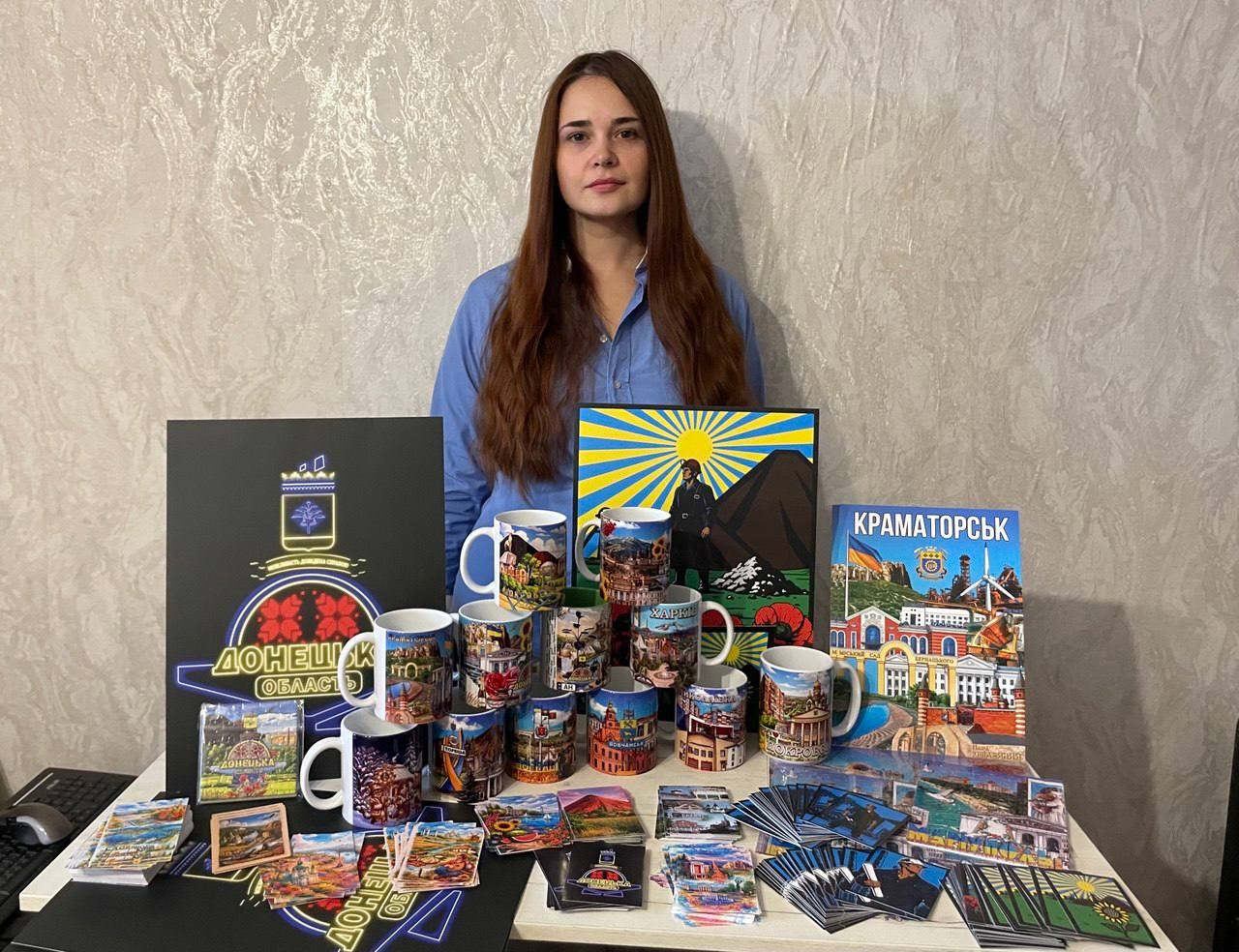 Зроблено ВПО “За кожним фото — особиста історія”: як переселенка з Донеччини перетворила тугу за домом на власну справу
