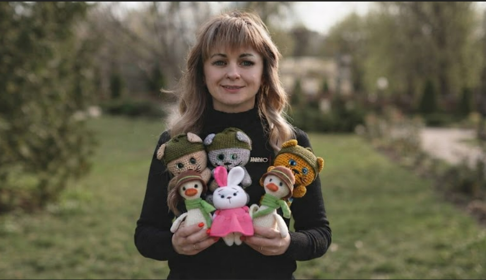 Зроблено ВПО В’яже іграшки, фігурки за фото та незвичайні речі: що можна замовити у майстрині зі Слов’янська (контакти)